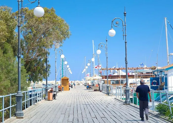 Finikoudes Marina View #201 ラルナカ